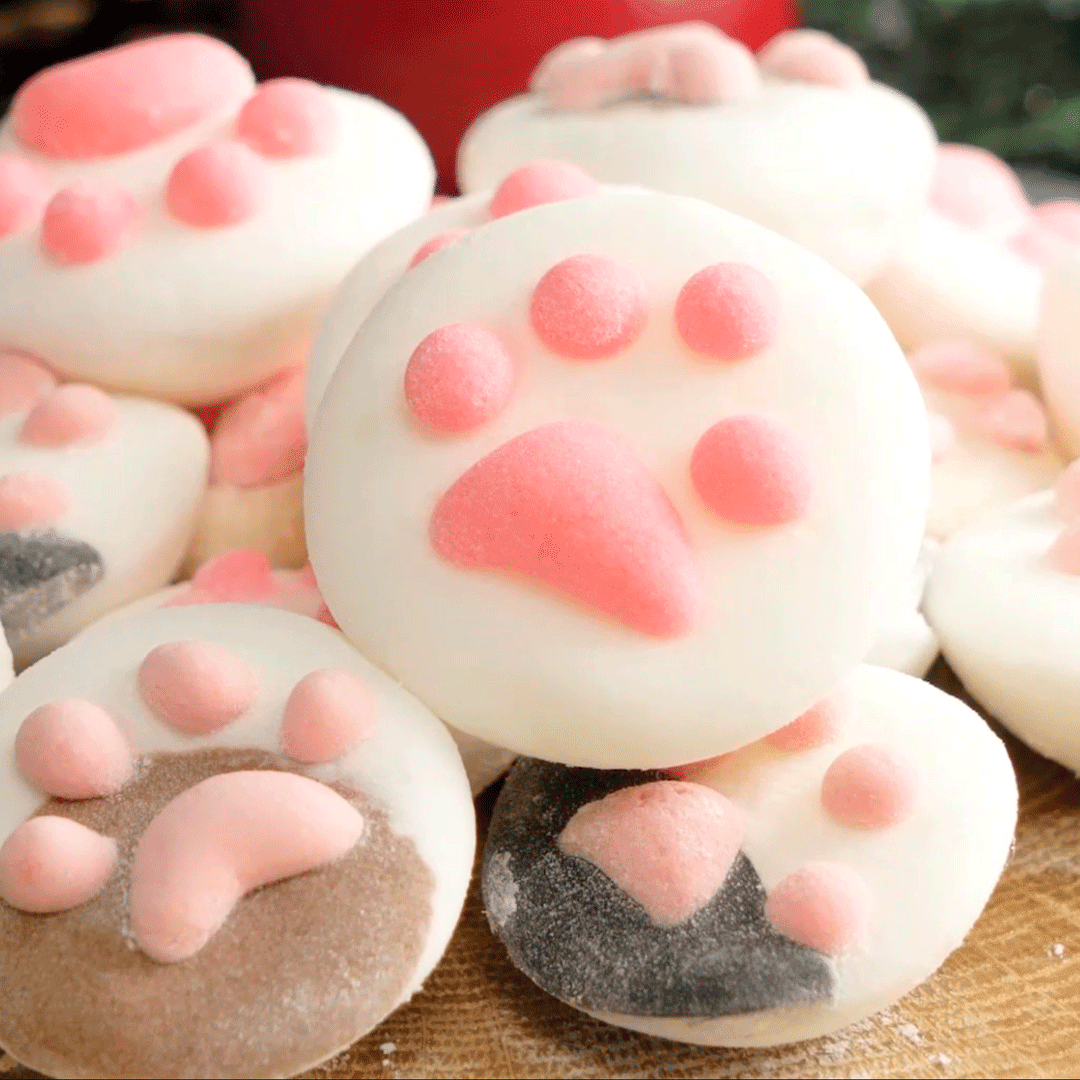 Marshmallow Paw Macarons (6-pack)